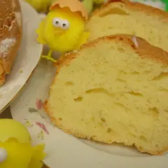 Puszysta babka z majonezem, sprawdzony przepis na wielkanocny stół. Idealna na święta!