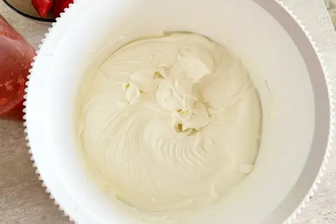 Mascarpone i galaretka: Poznaj sekrety gładkiego kremu!