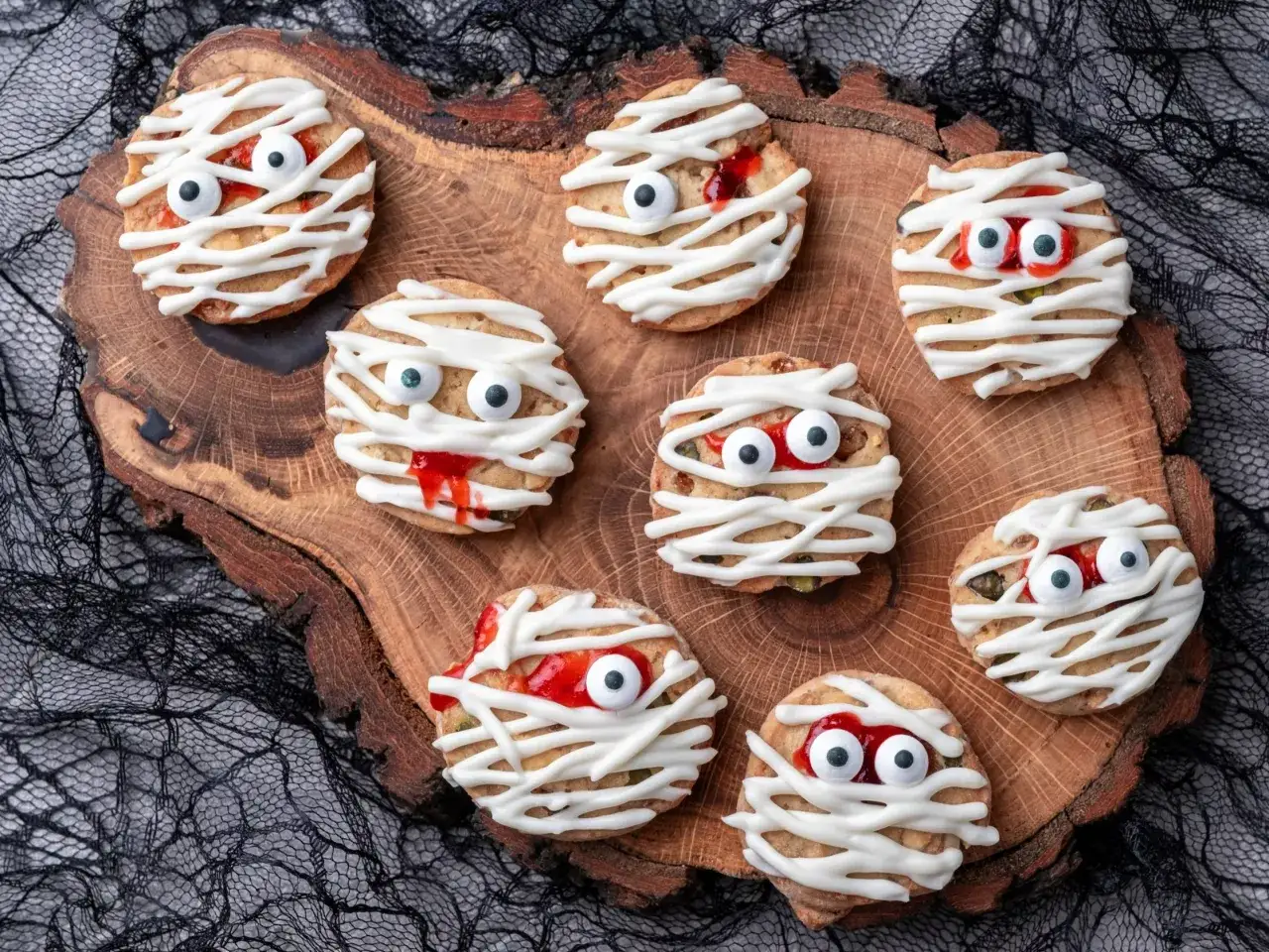 różne rodzaje i dekoracje kruchych ciastek