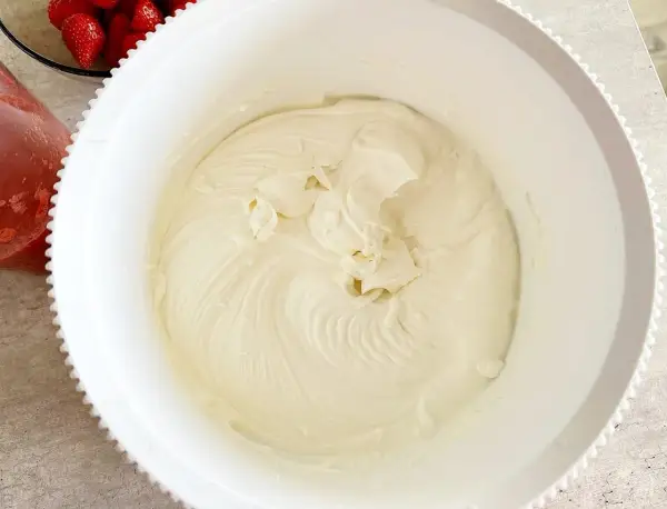 Mascarpone i galaretka: Poznaj sekrety gładkiego kremu!